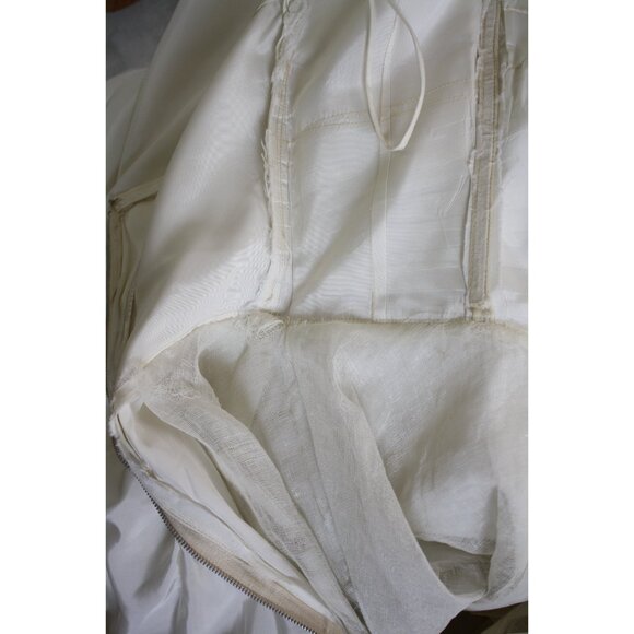 Late 1940s / Early 1950s Vintage Fred Perlberg Ivory Wedding Dress - Picture 10 of 16